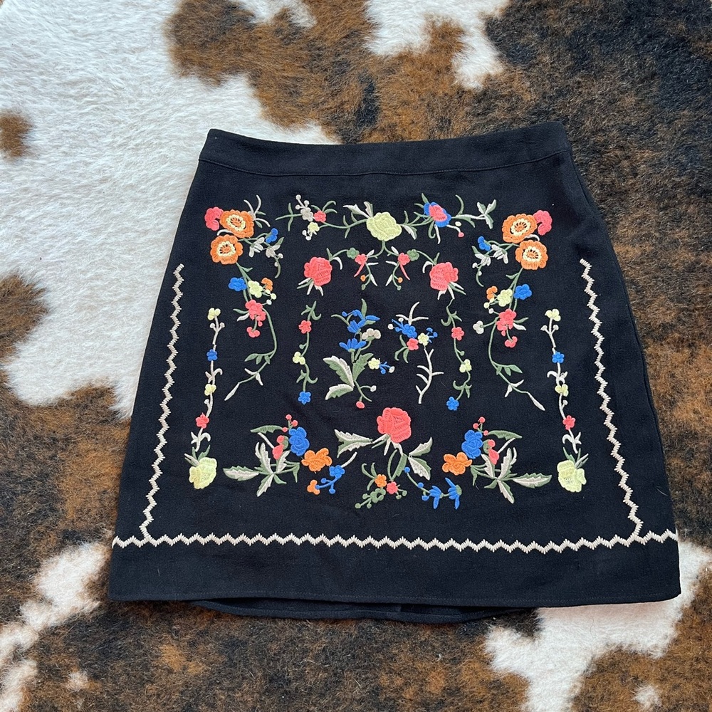 Sugar lips embroidered skirt